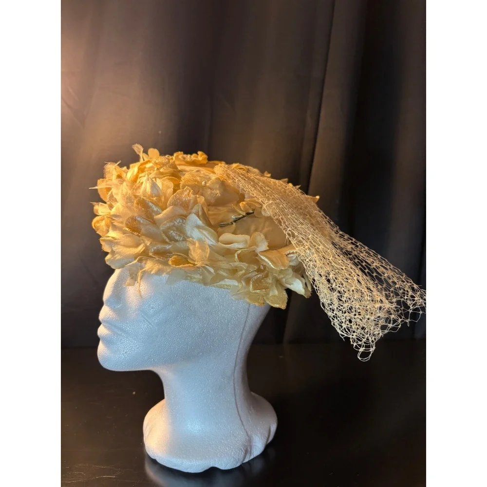 Suzy et Paulette Chapeaux Vintage Floral Pillbox Hat with Veil Champagne Pearl